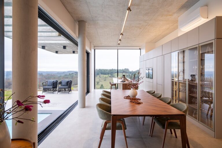 Pristine Air: Elevating Your Home with Clean Scent Profiles - minimalist luxury home interior clean air