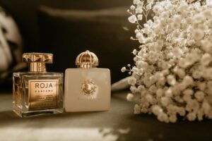 Curating Festive Aromas: Elegant Home Scenting