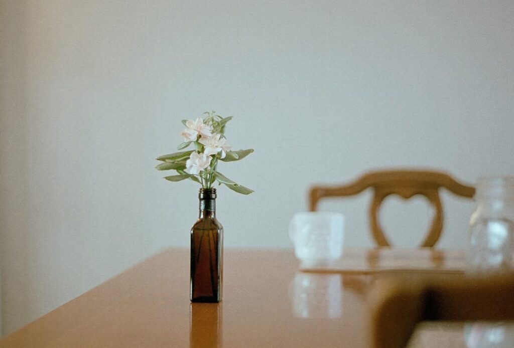 Cultivating Pristine Home Scents: Linen, Tea, Rose - minimalist fresh home scent